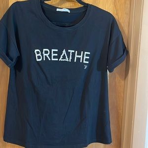 Pretty black graphic tee